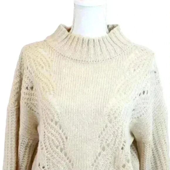 NWT Dress Forum Cream Crochet Detail Mock Neck Long Sleeve Sweater Size Medium - Picture 2 of 7